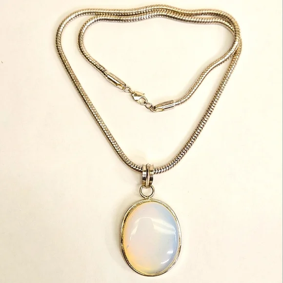 Beautiful Opalite Necklace - Picture 2 of 13